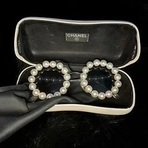 Chanel Vintage Runway Pearls Spring Summer 1994 Sunglasses Made In Italy Chanel Vintage Runway Pearls Spring Summer 1994 Sunglasses  main image 3